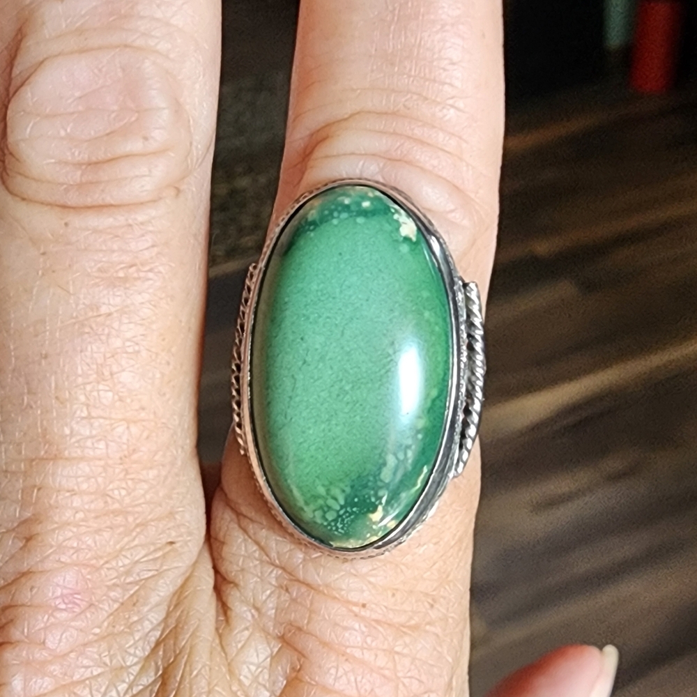 Sterling Silver Native American green stone ring size 8 fine Vintage Jewelry - Picture 6 of 7